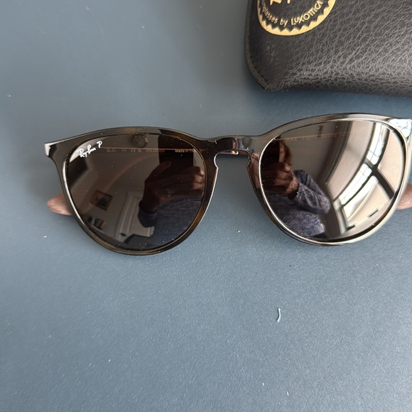 Ray-Ban Classic tortoise Sunglasses - Picture 5 of 8